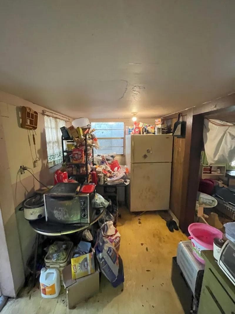Inheritted home with long term tenants-image